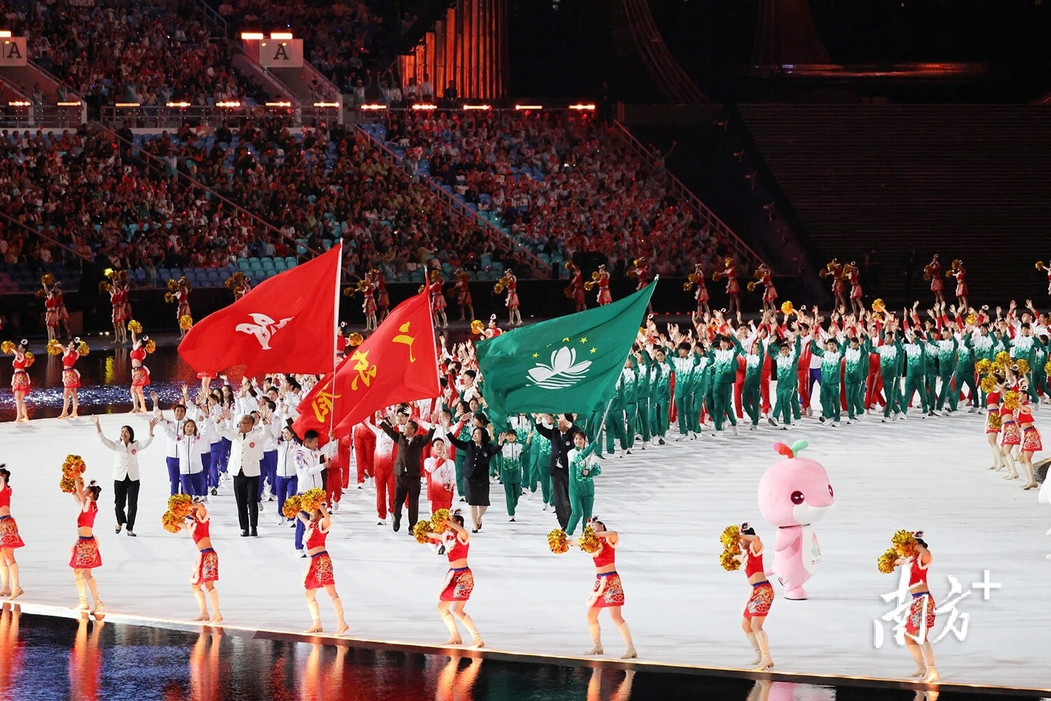 世界第2轰然倒地！迈尼昂扑点，姆巴佩哑火，法国0-2克罗地亚！